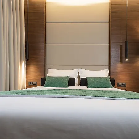 Dominic Smart & Luxury - Parliament Konukevi Belgrad