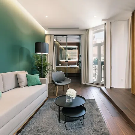 Dominic Smart & Luxury - Parliament Belgrad