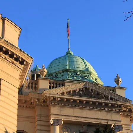 Dominic Smart & Luxury - Parliament 4*