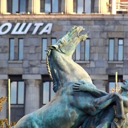 Dominic Smart & Luxury - Parliament Konukevi Belgrad